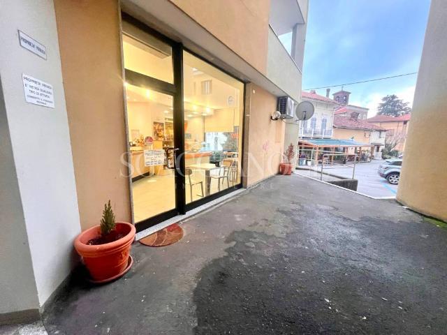 Locale Commerciale in vendita a Polle, Piemonte