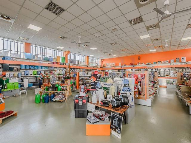 Locale Commerciale in vendita a Berlanghino, Piemonte