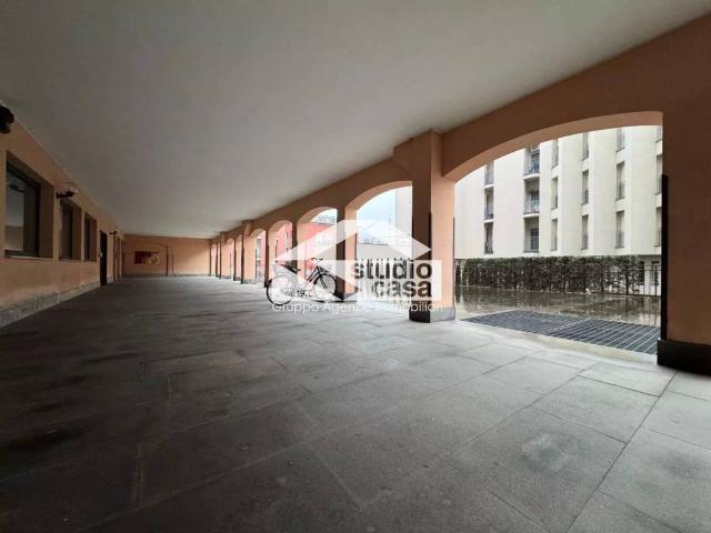 Locale Commerciale in vendita a Crema, Lombardia