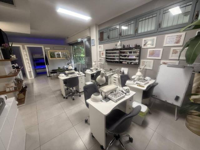 Locale Commerciale in vendita a Villetta, Cremona