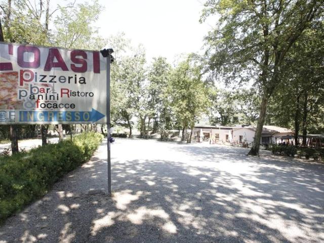 Locale Commerciale in vendita a Crespina Lorenzana, Fauglia
