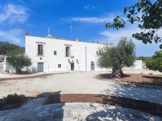 Locale Commerciale in vendita a Puglia, Taranto