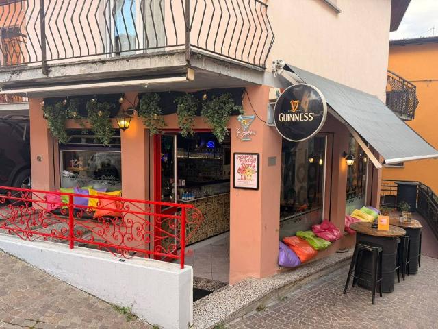 Locale Commerciale in vendita a Cugliate, Cugliate-Fabiasco