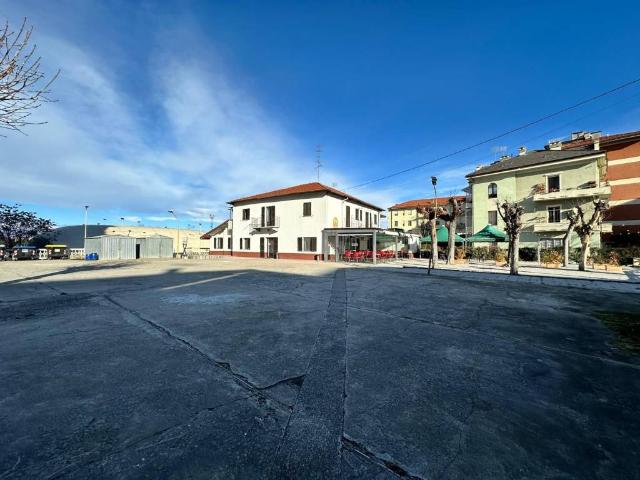 Locale Commerciale in vendita a Basse Sant'Anna - Borgo Nuovo, Piemonte