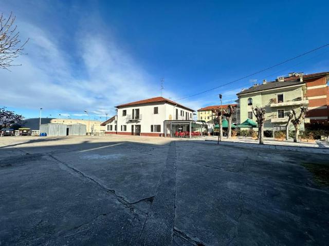 Locale Commerciale in vendita a Basse Sant'Anna - Borgo Nuovo, Piemonte