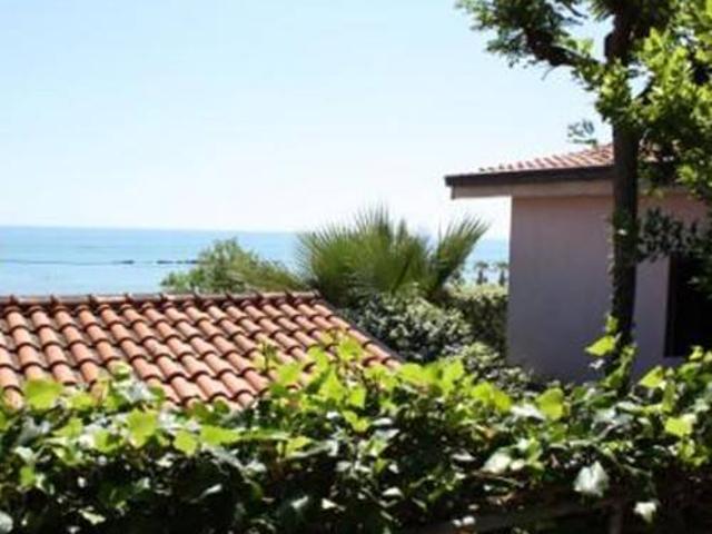 Locale Commerciale in vendita a Marche, Ascoli Piceno