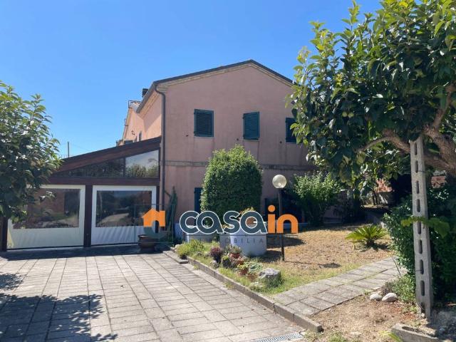 Locale Commerciale in vendita a Marche, Ascoli Piceno