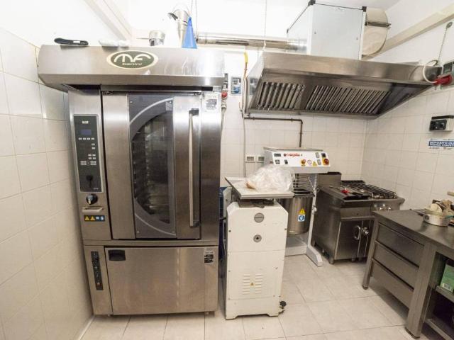 Locale Commerciale in vendita a Marche, Ascoli Piceno
