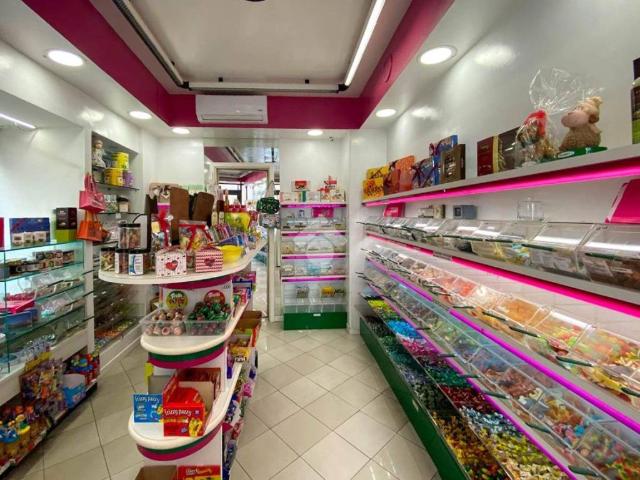 Locale Commerciale in vendita a Desenzano Del Garda, Lombardia