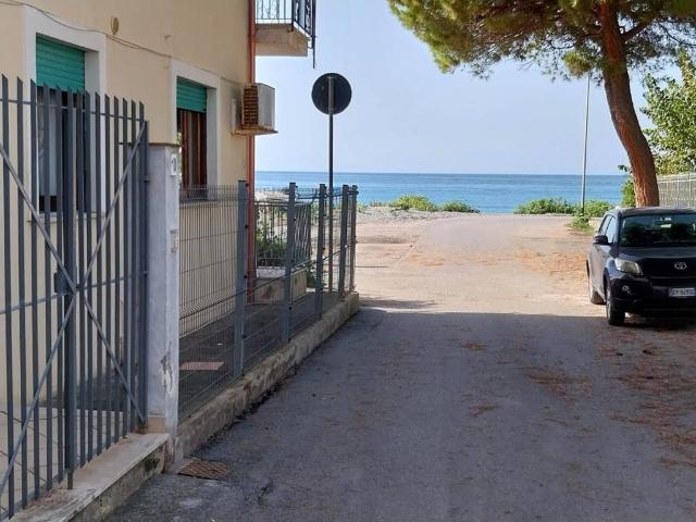 Locale Commerciale in vendita a Calabria, Cosenza