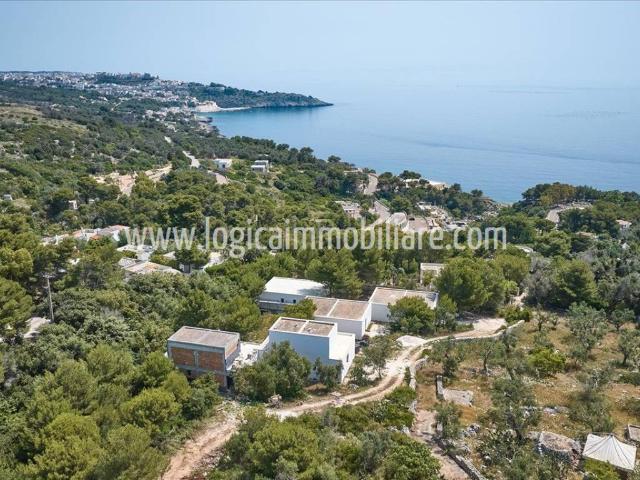 Locale Commerciale in vendita a Puglia, Lecce