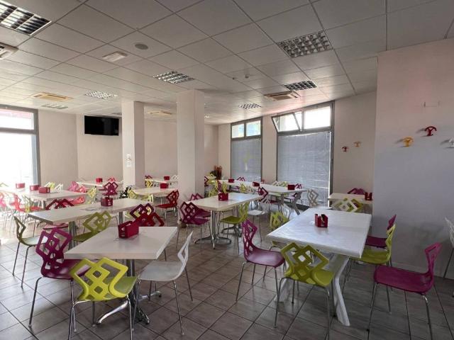 Locale Commerciale in vendita a Nuovo Circondario Imolese, Dozza Imolese