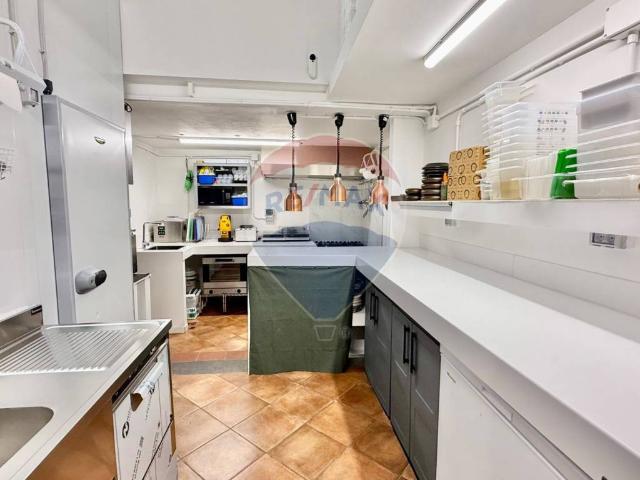 Locale Commerciale in vendita a Serravalle, Empoli