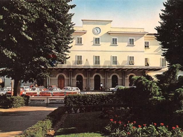 Locale Commerciale in vendita a Unione dei Comuni Circondario dell'Empolese Valdelsa, Empoli
