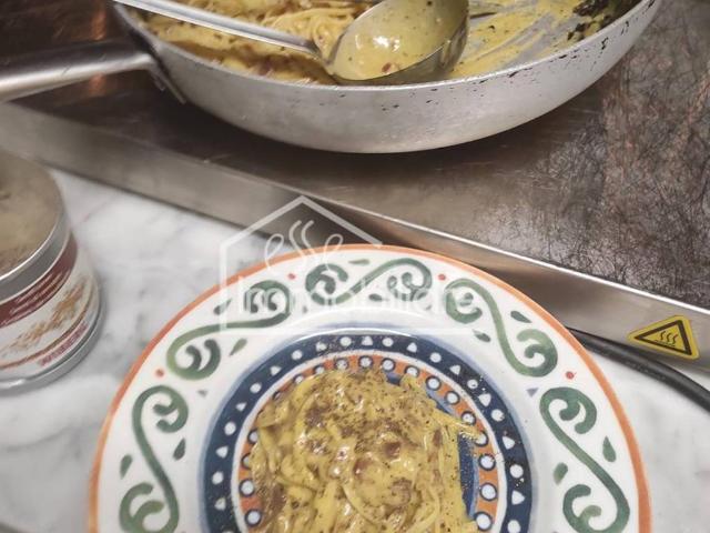 Locale Commerciale in vendita a Serravalle, Empoli