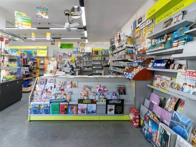 Locale Commerciale in vendita a Unione dei Comuni Circondario dell'Empolese Valdelsa, Empoli
