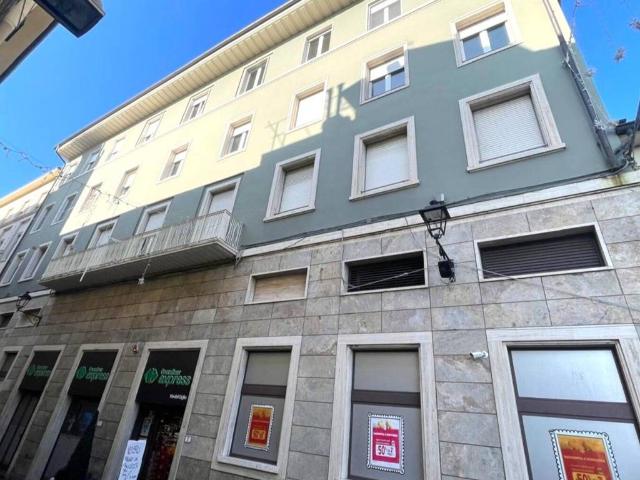 Locale Commerciale in vendita a Serravalle, Empoli