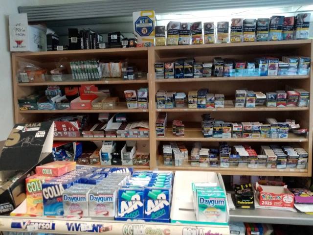 Locale Commerciale in vendita a Sant'Andrea-Fontanella, Empoli