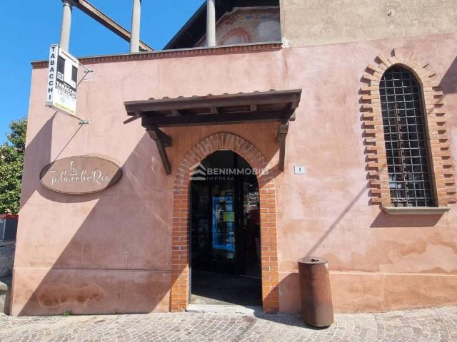 Locale Commerciale in vendita a Erbusco, Lombardia