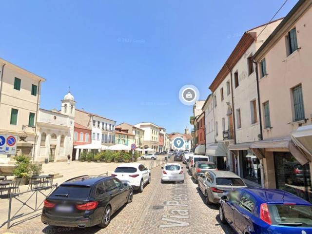 Locale Commerciale in vendita a Este, Veneto