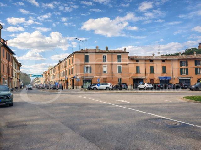 Locale Commerciale in vendita a Unione della Romagna Faentina, Faenza