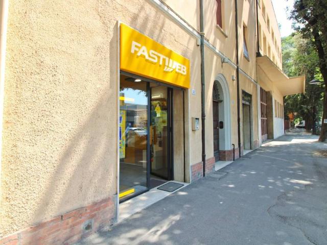 Locale Commerciale in vendita a Unione della Romagna Faentina, Faenza