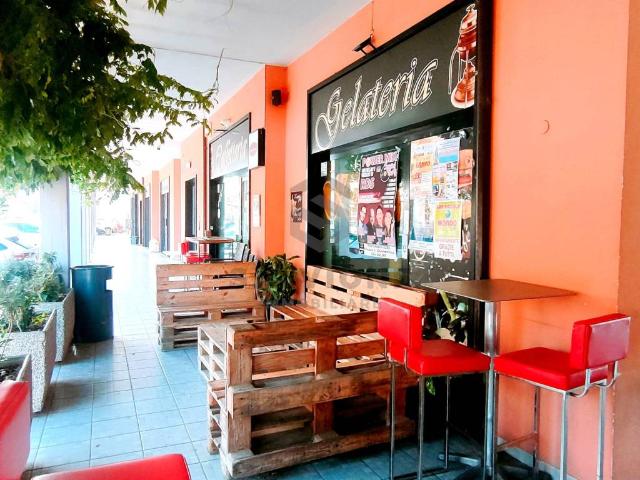 Locale Commerciale in vendita a Faicchio, Campania