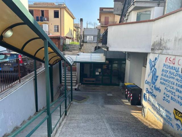 Locale Commerciale in vendita a Fara Sabina, Lazio