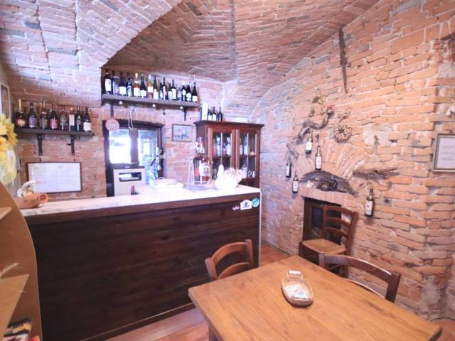 Locale Commerciale in vendita a Piemonte, Cuneo