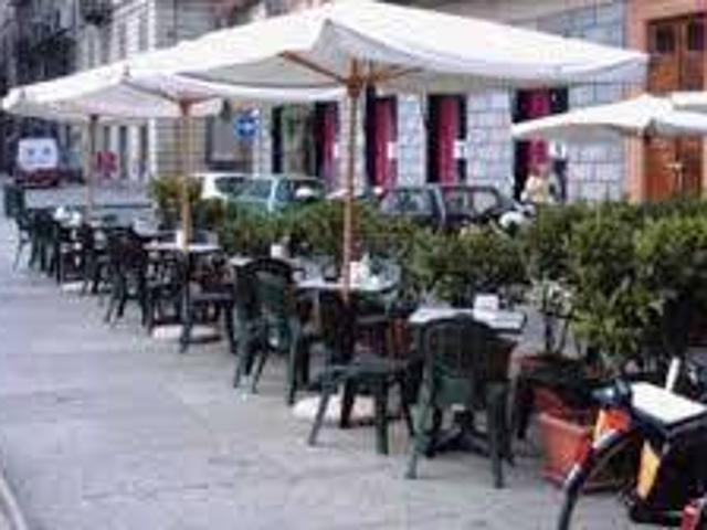 Locale Commerciale in vendita a Ferrara, Reggio Emilia