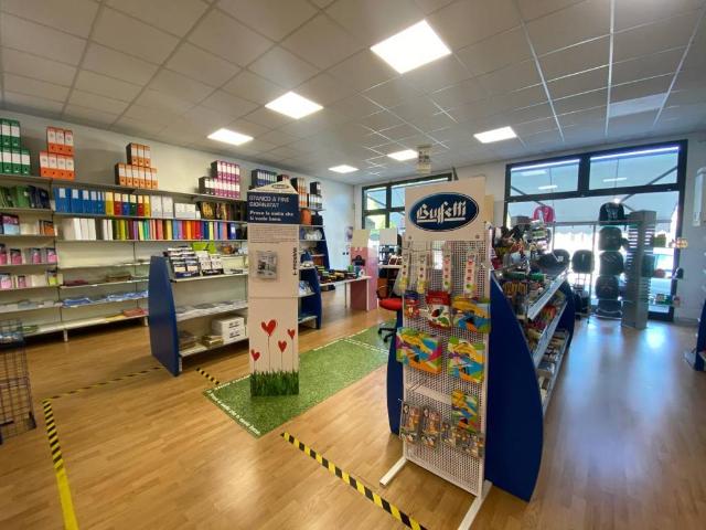 Locale Commerciale in vendita a Unione Comuni Modenesi Area Nord, Finale Emilia