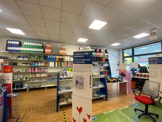 Locale Commerciale in vendita a Unione Comuni Modenesi Area Nord, Finale Emilia