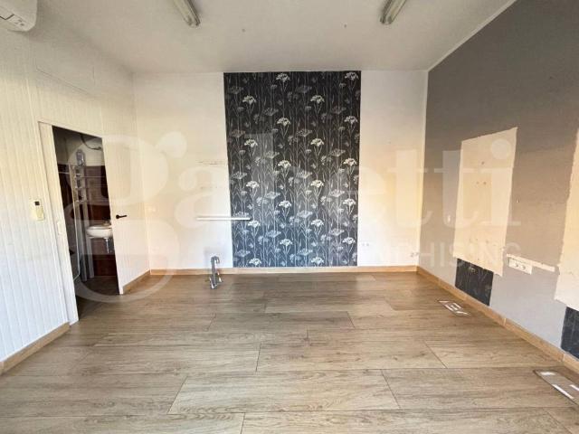 Locale Commerciale in vendita a Unione dei comuni del Distretto Ceramico, Fiorano Modenese
