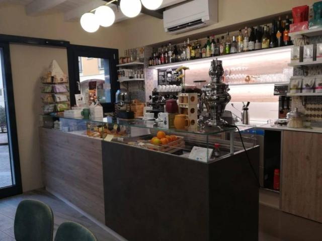 Locale Commerciale in vendita a Fiorenzuola D'arda, Reggio Emilia