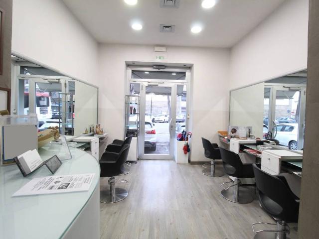 Locale Commerciale in vendita a Quartiere 2, Firenze