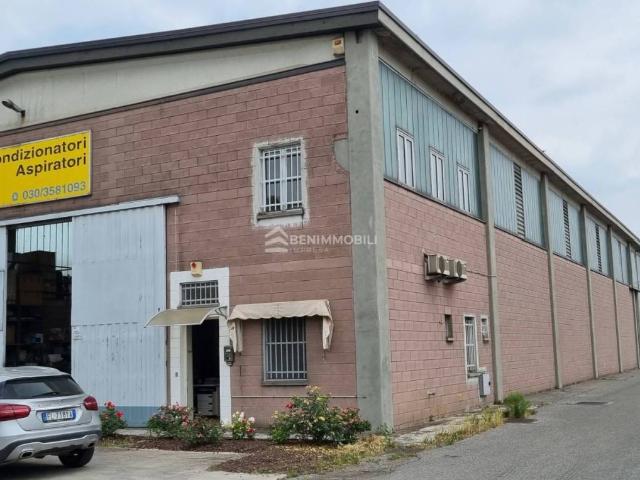 Locale Commerciale in vendita a Flero, Lombardia