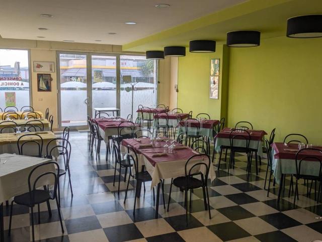 Locale Commerciale in vendita a Floridia, Sicilia
