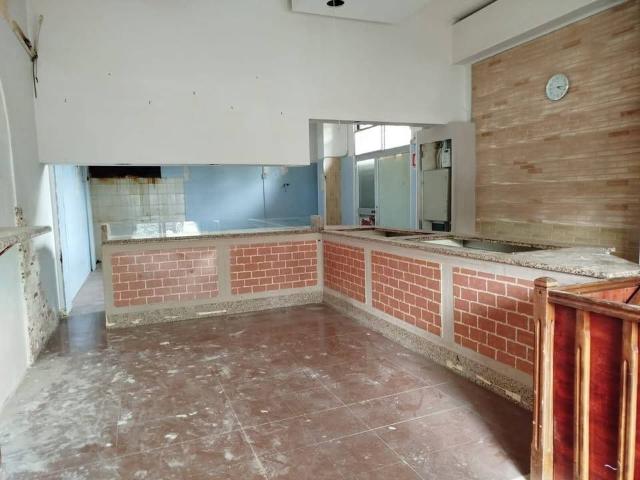 Locale Commerciale in vendita a Puglia, Foggia