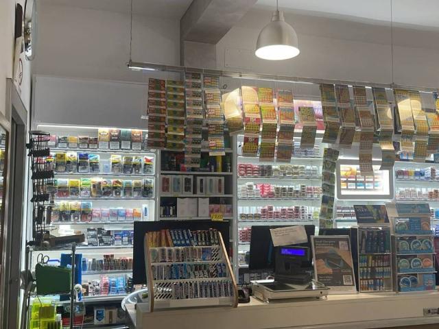 Locale Commerciale in vendita a Foligno, Umbria