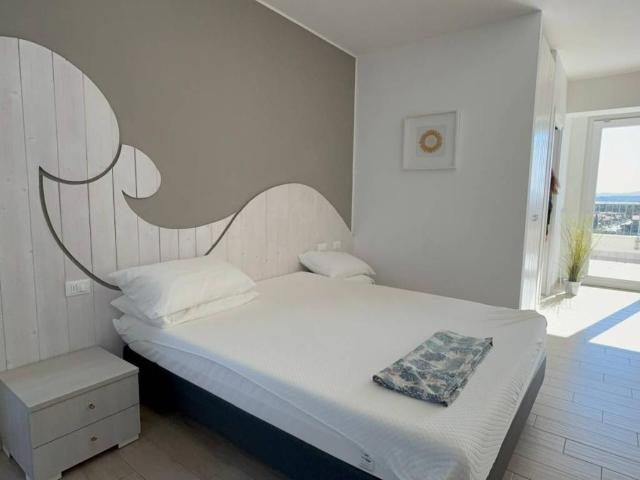 Locale Commerciale in vendita a Follonica, Grosseto