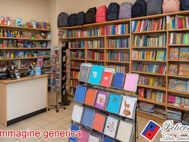 Locale Commerciale in vendita a Porta Vescovo, Salto Di Fondi