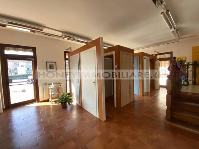 Locale Commerciale in vendita a Fontanellato, Reggio Emilia