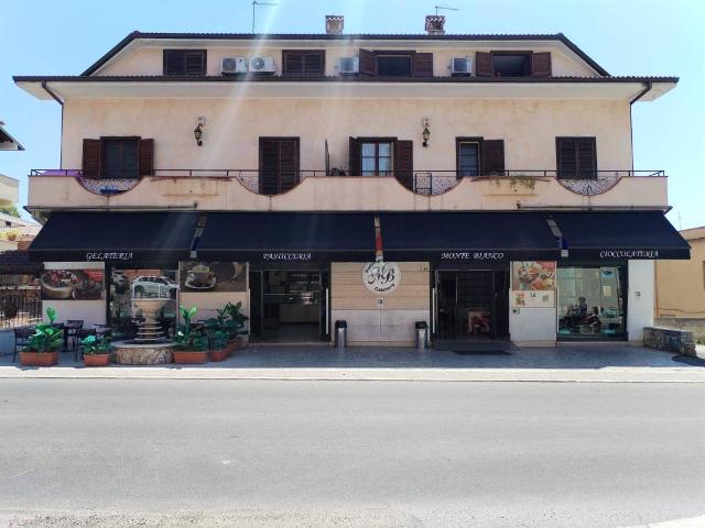 Locale Commerciale in vendita a Guidonia Montecelio, Roma Capitale