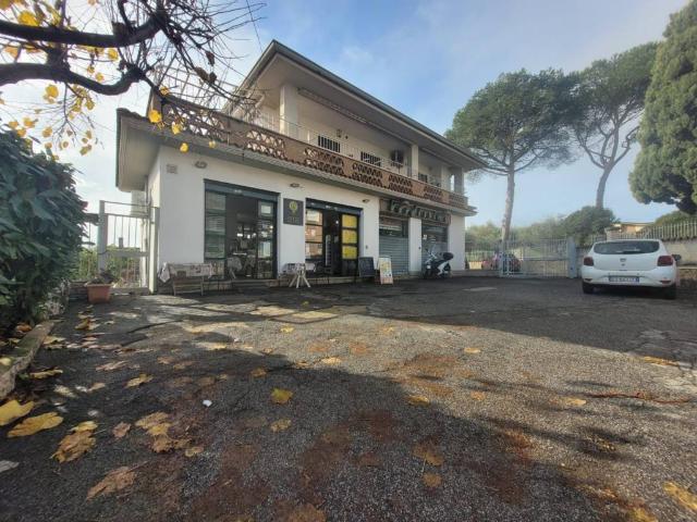 Locale Commerciale in vendita a Tor Lupara, Roma Capitale