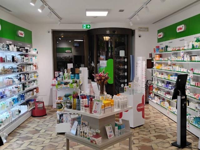 Locale Commerciale in vendita a Ravaldino, Forlì