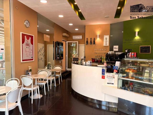 Locale Commerciale in vendita a Unione di Comuni della Romagna Forlivese, Quattro