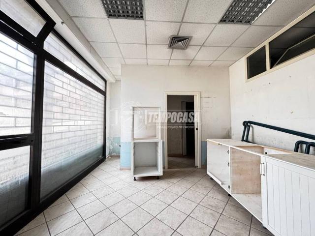 Locale Commerciale in vendita a Vallone, Francavilla Al Mare