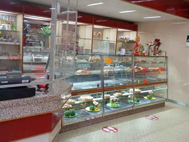 Locale Commerciale in vendita a Frosinone, Lazio
