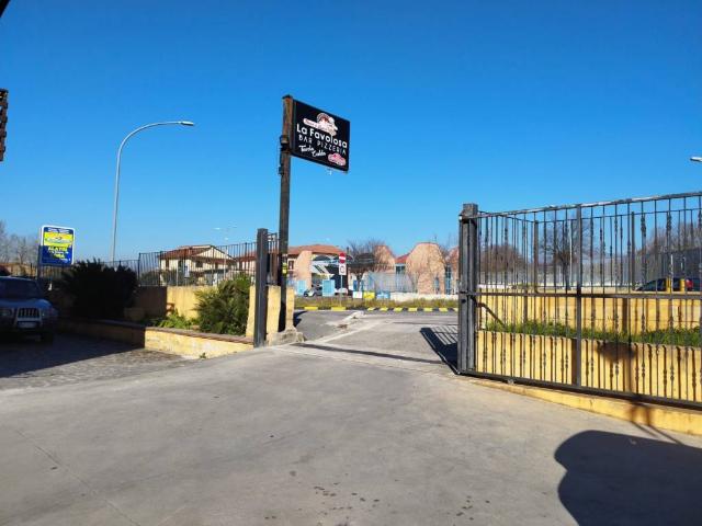 Locale Commerciale in vendita a Frosinone, Lazio