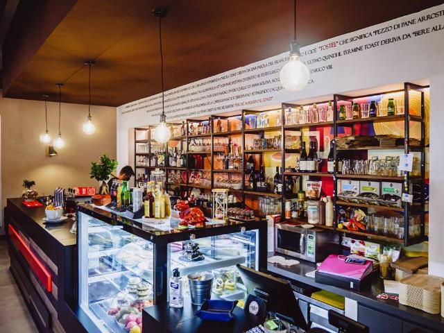 Locale Commerciale in vendita a De Matthaeis, Frosinone